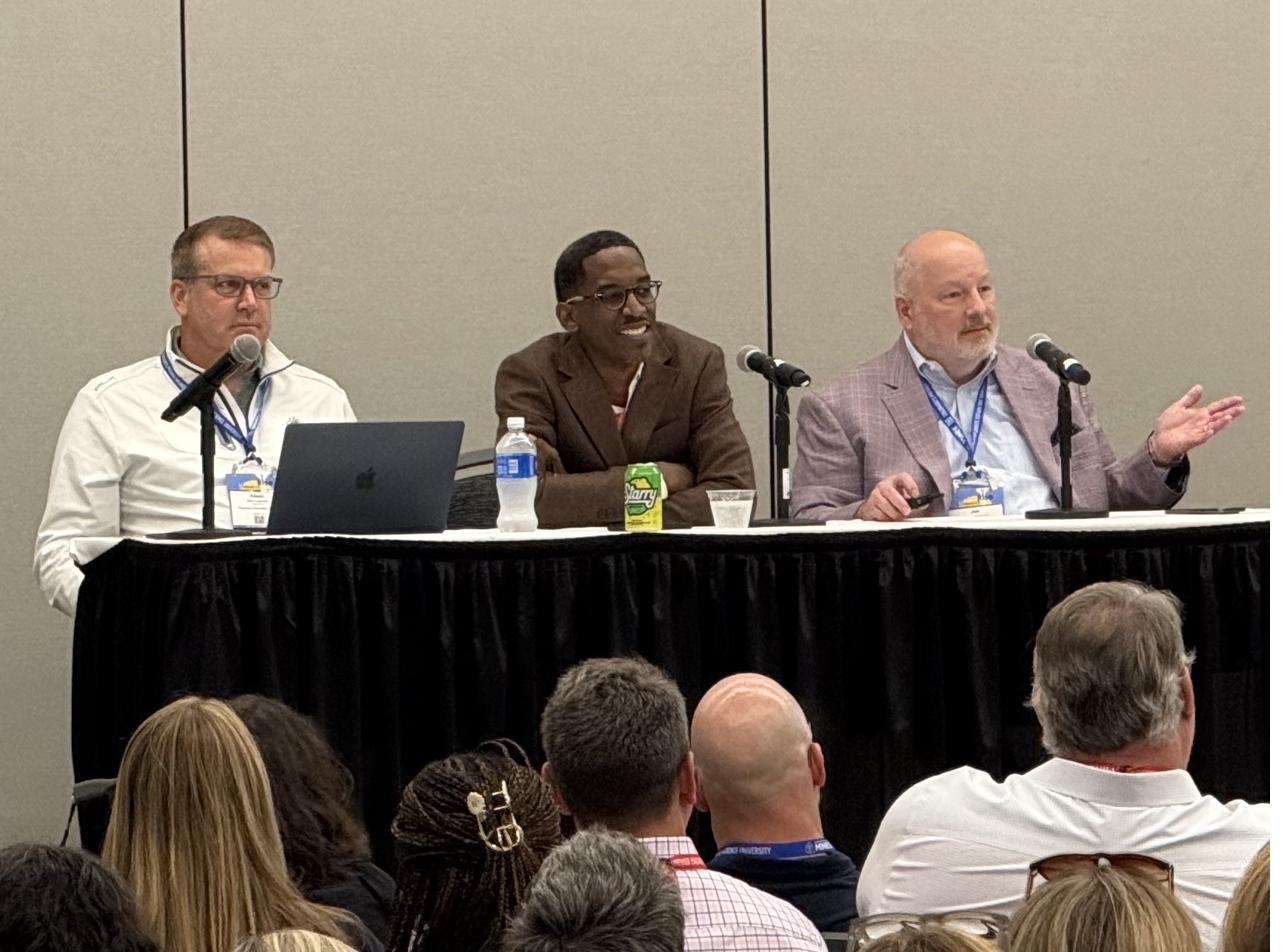 Panel 2025
