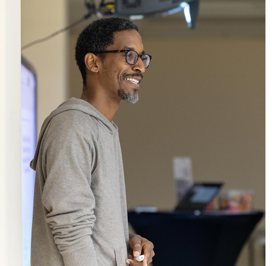 Akil Bello